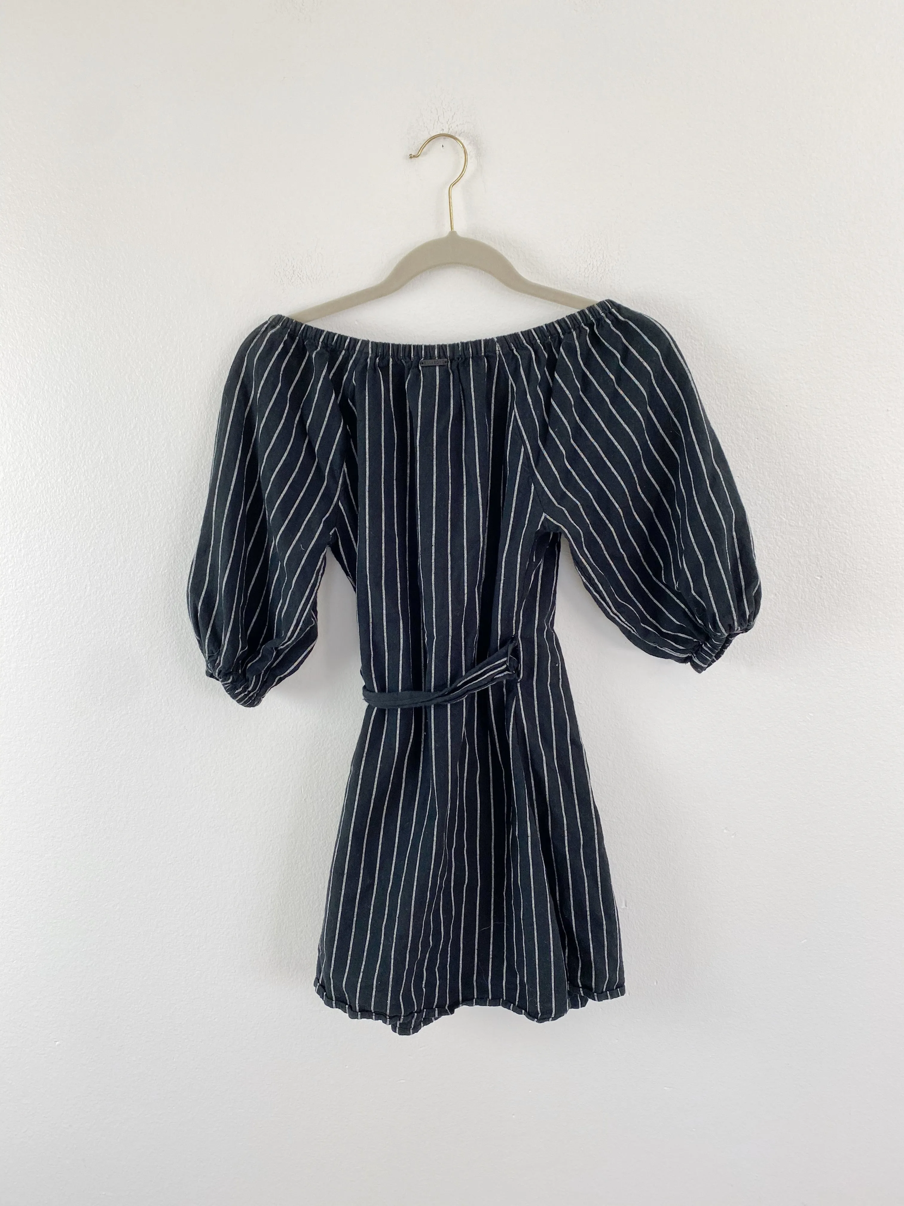 Billabong off the shoulder wrap Romper XS