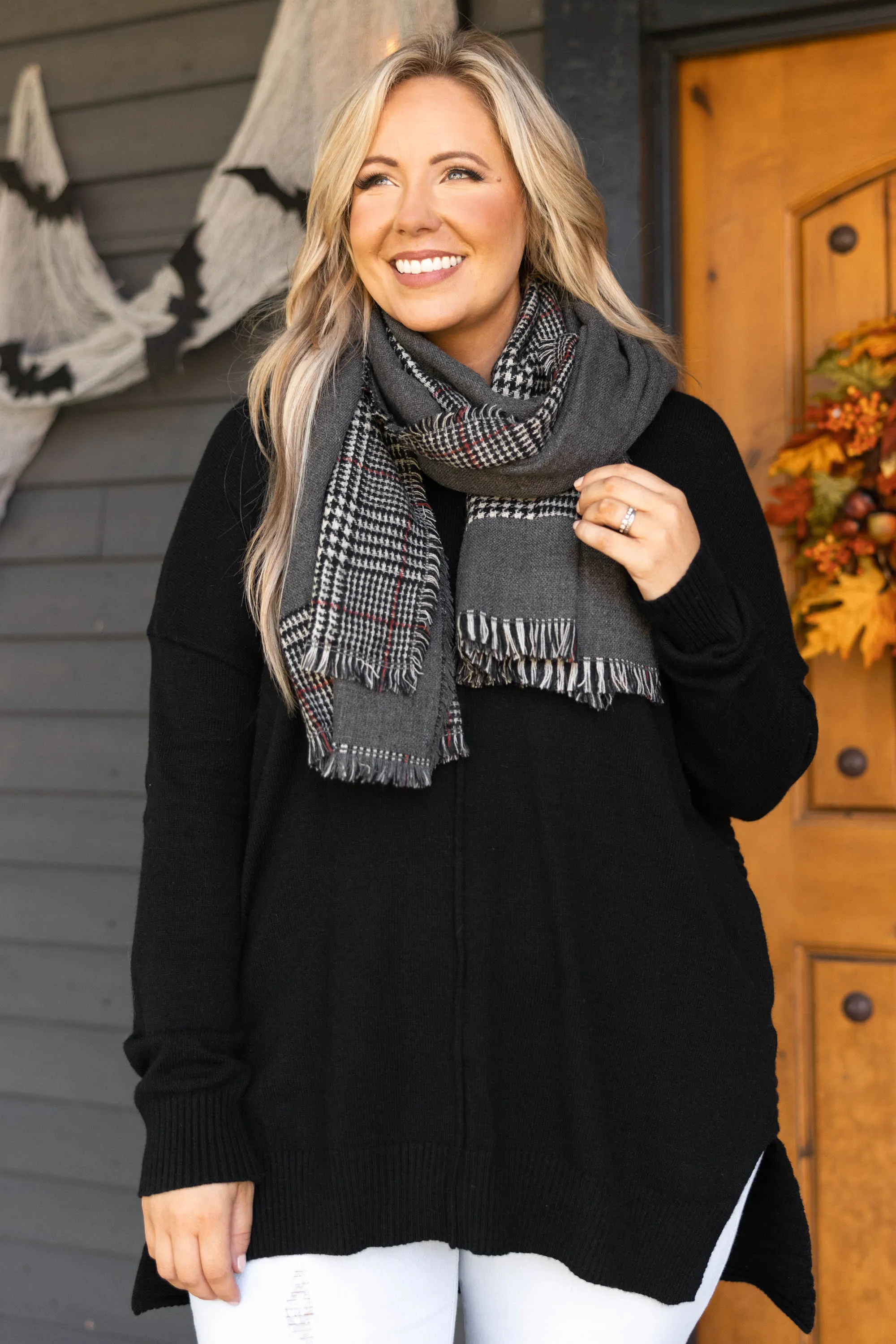 Fireside Kisses Scarf, Charcoal