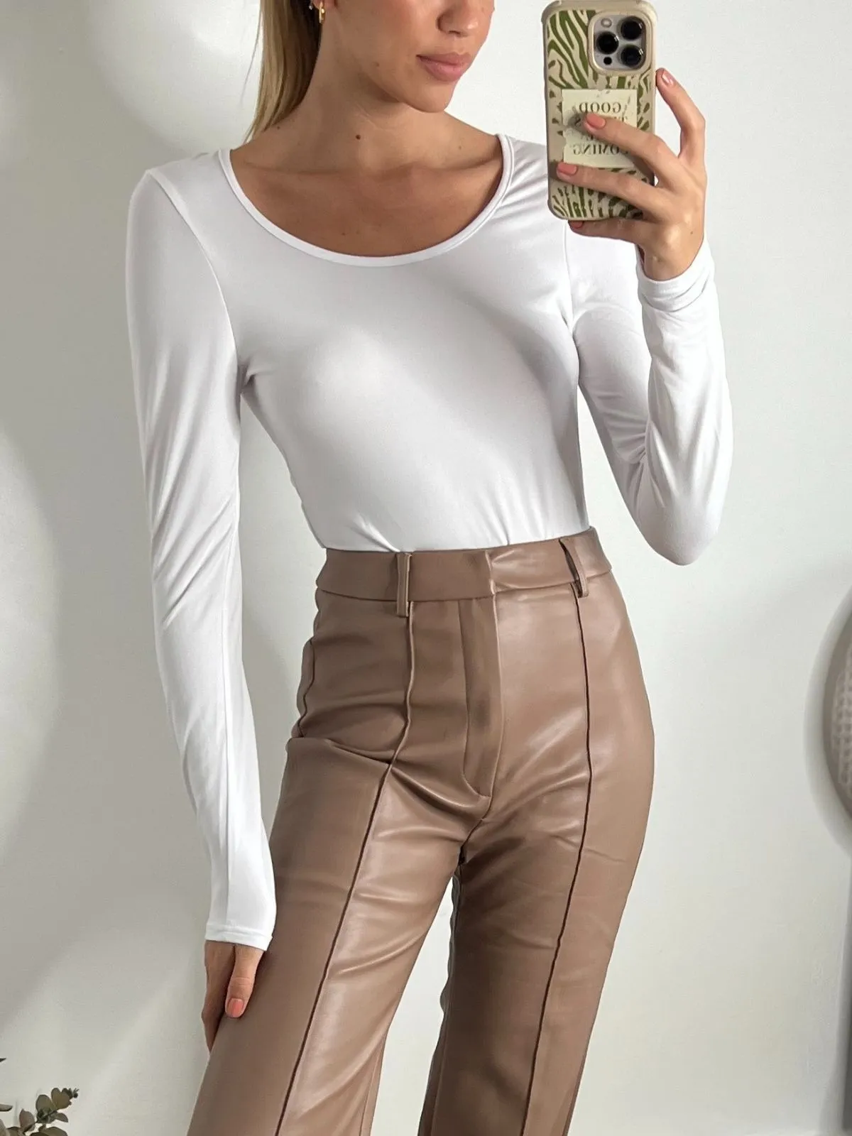 Long Sleeve Round Neck Bodysuit / White