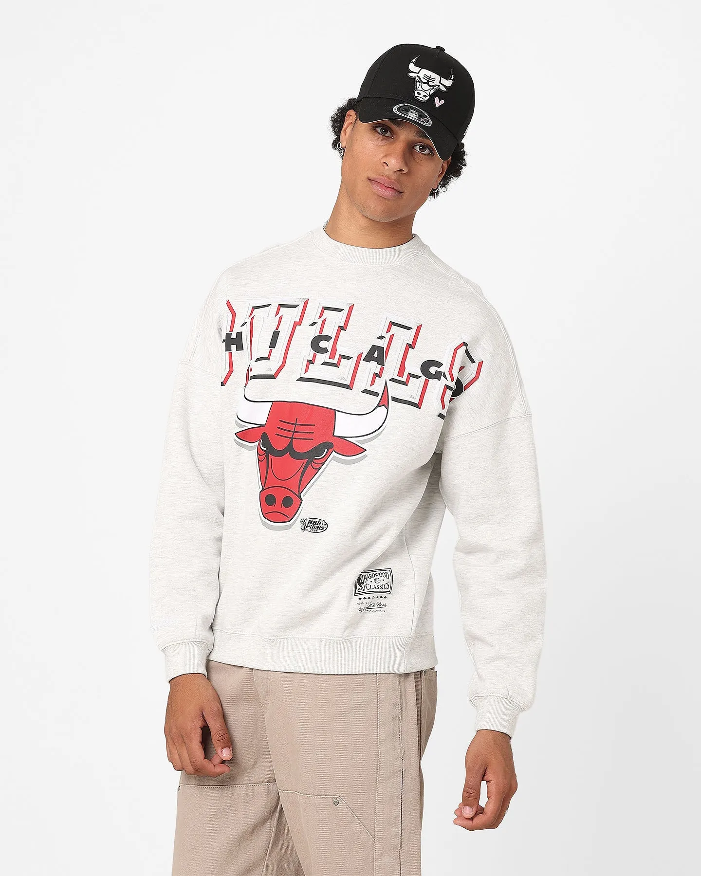 Mitchell & Ness Chicago Bulls XL Bevel Arch Crewneck Light Grey Marle